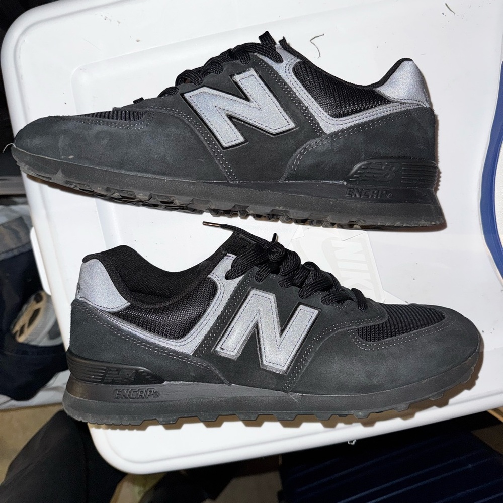 New Balance triple black 574